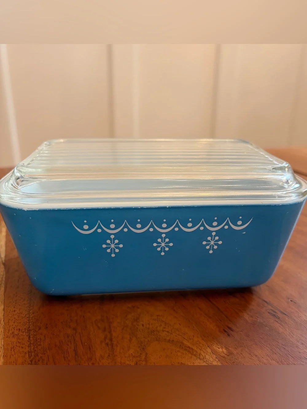 Vintage Pyrex 502 Blue Snowflake Garland Refrigerator Dish with Lid 1.5 pints